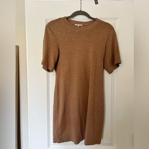 Cotten Citizen T-shirt Dress in tan!